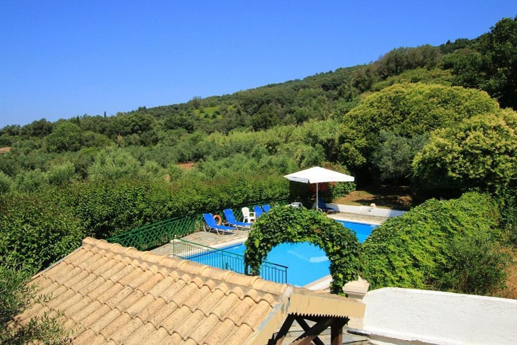 Pool Villa Grigoris Aspiotades Exteriör bild