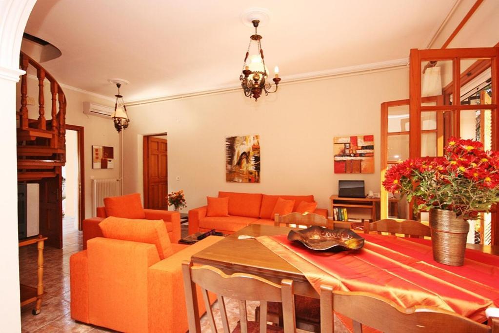 Pool Villa Grigoris Aspiotades Exteriör bild