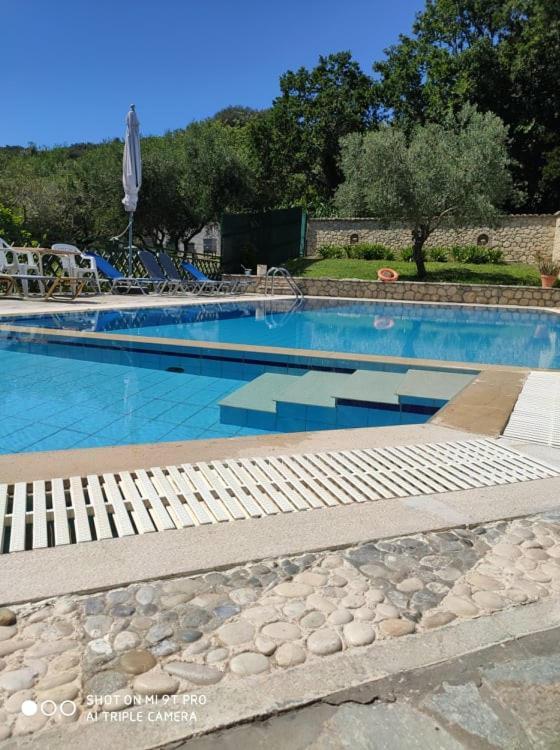 Pool Villa Grigoris Aspiotades Exteriör bild