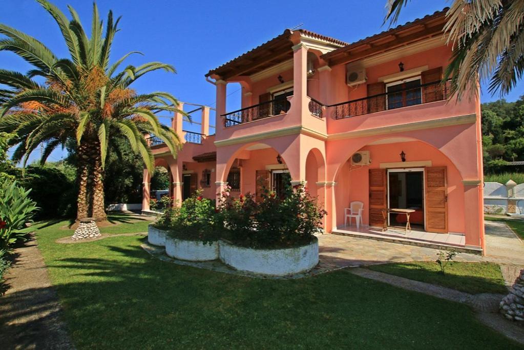 Pool Villa Grigoris Aspiotades Exteriör bild