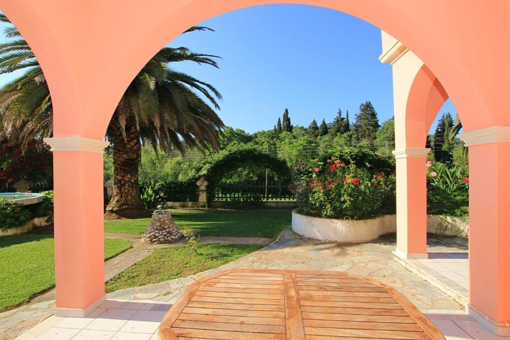 Pool Villa Grigoris Aspiotades Exteriör bild