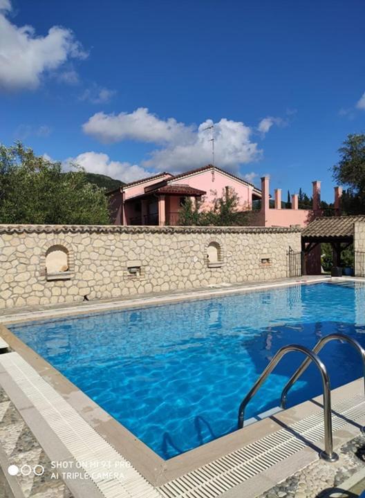 Pool Villa Grigoris Aspiotades Exteriör bild