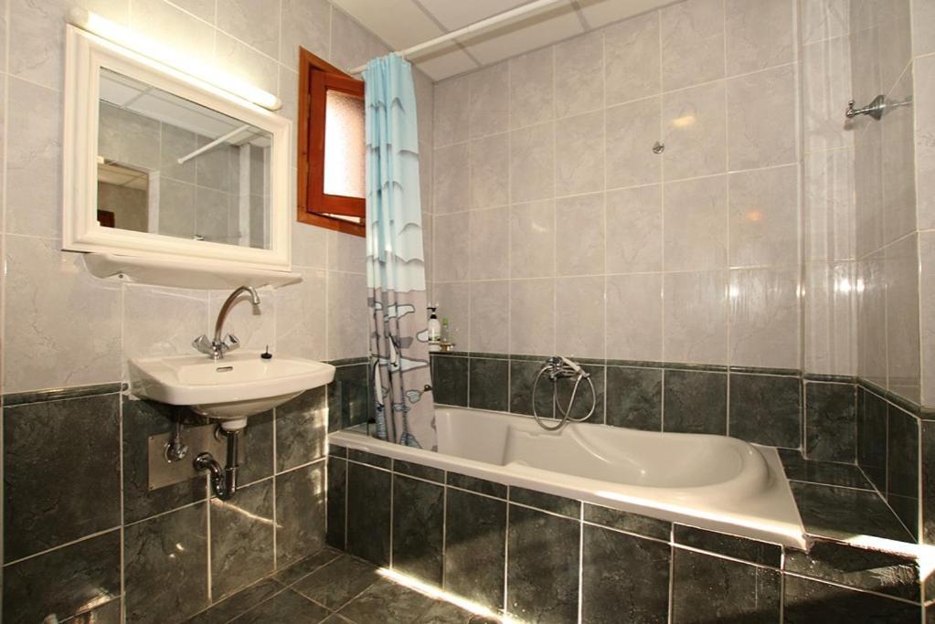 Pool Villa Grigoris Aspiotades Exteriör bild