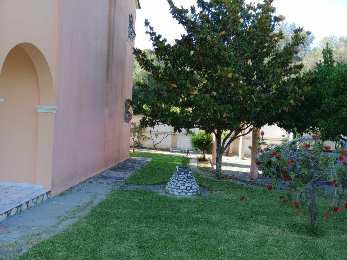 Pool Villa Grigoris Aspiotades Exteriör bild